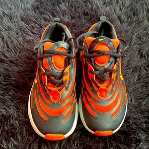 Nike sneakers size 1 youth